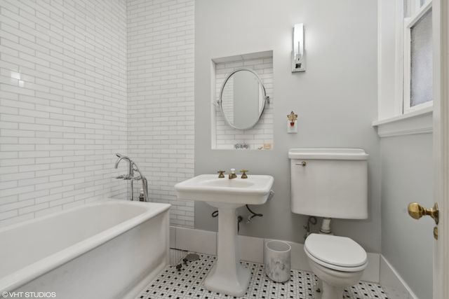 1350 N State Parkway 3S, Chicago, IL 60610