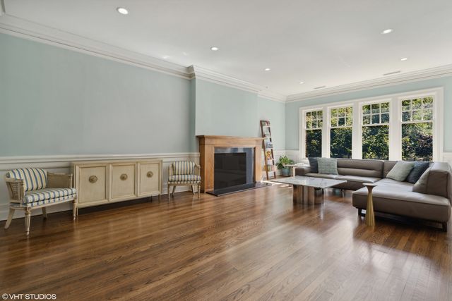 1350 N State Parkway 3S, Chicago, IL 60610