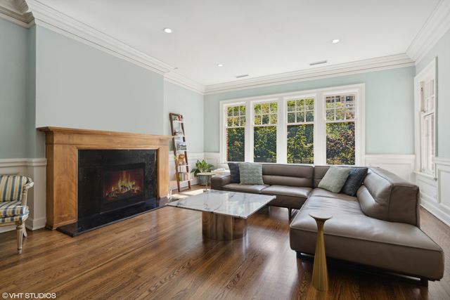 1350 N State Parkway 3S, Chicago, IL 60610