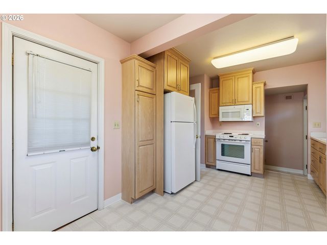 2605 Se GRANT St, Portland, OR 97214