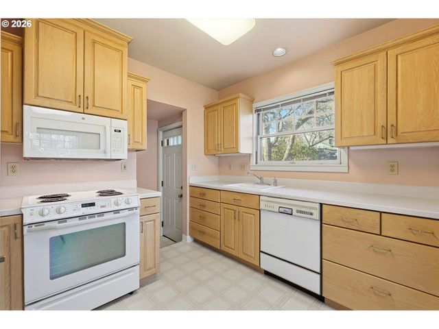 2605 Se GRANT St, Portland, OR 97214