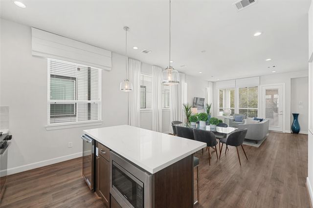 2704 Grand Fountains Drive E, Houston, TX 77054