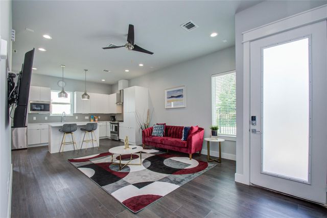 2549 Hollister Rd, Houston, TX 77080