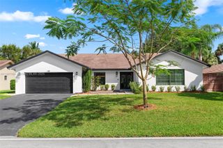 140 Torchwood Ave, Plantation, FL 33324