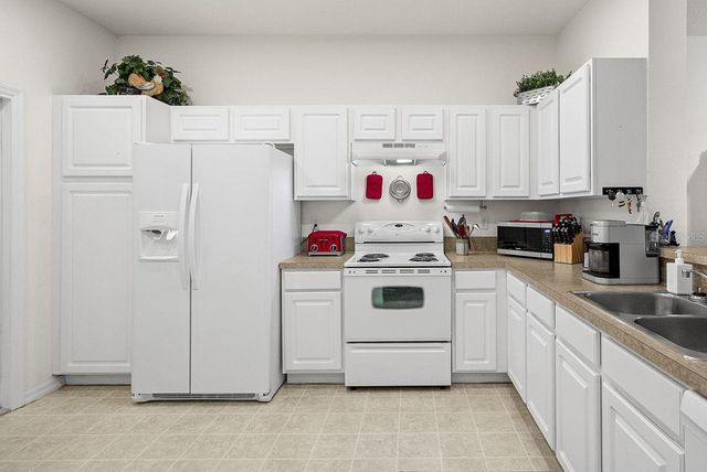 660 SPRING LAKE CIRCLE, Tarpon Springs, FL 34688