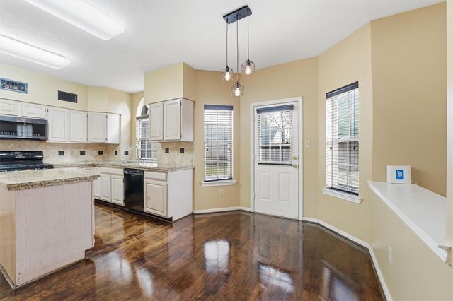 15606 Lago Villa Drive, Tomball, TX 77377