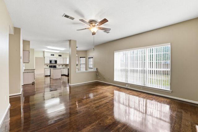 15606 Lago Villa Drive, Tomball, TX 77377