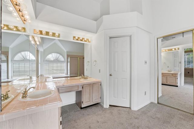 15606 Lago Villa Drive, Tomball, TX 77377