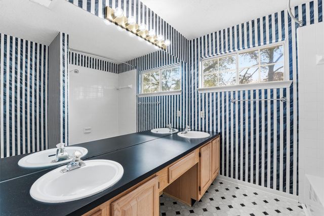 15606 Lago Villa Drive, Tomball, TX 77377