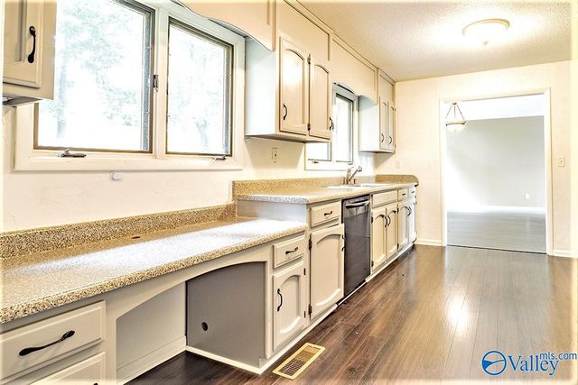 710 Crestview Drive, Madison, AL 35758