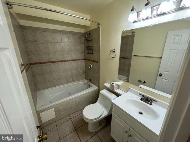 1819 D ST NE, Washington, DC 20002