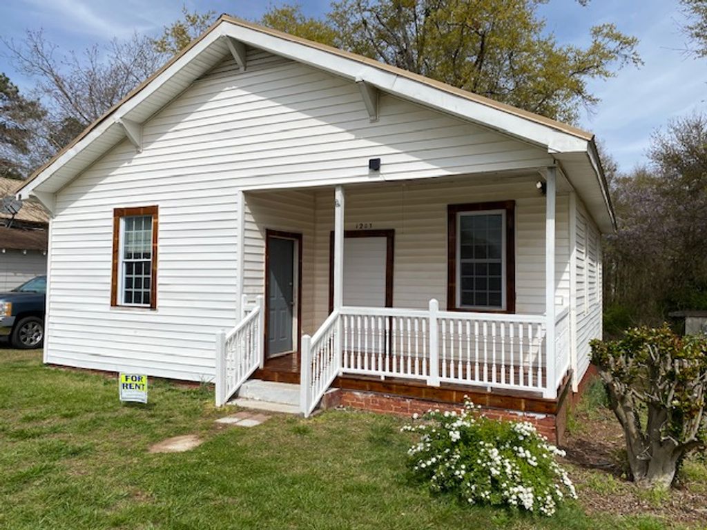 1203 Goddard Avenue, Seneca, SC 29678