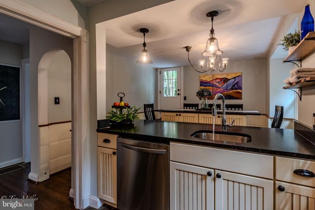 5815 LOCHLEA RD, Baltimore, MD 21209