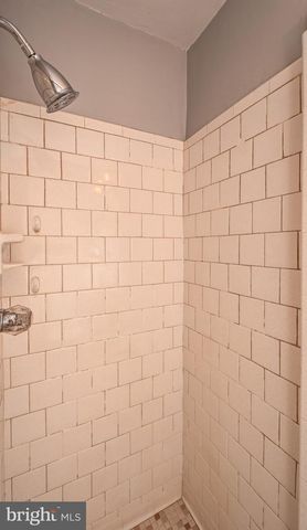 5815 LOCHLEA RD, Baltimore, MD 21209