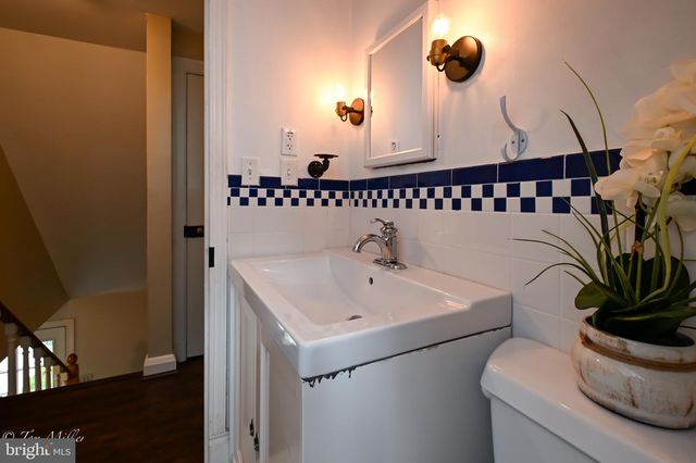 5815 LOCHLEA RD, Baltimore, MD 21209