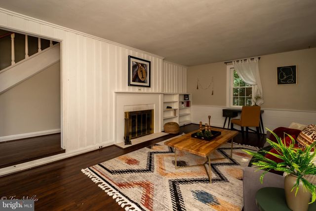 5815 LOCHLEA RD, Baltimore, MD 21209