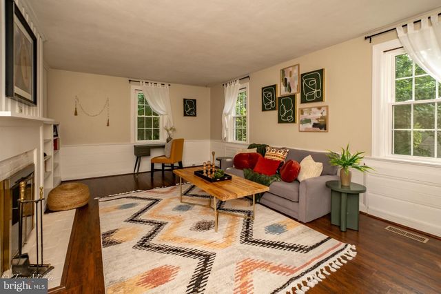 5815 LOCHLEA RD, Baltimore, MD 21209