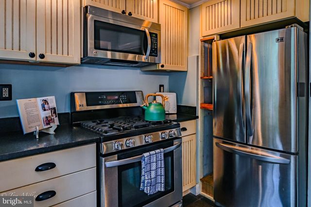 5815 LOCHLEA RD, Baltimore, MD 21209