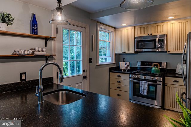 5815 LOCHLEA RD, Baltimore, MD 21209