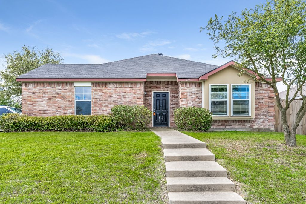 1611 Emily Lane, Seagoville, TX 75159