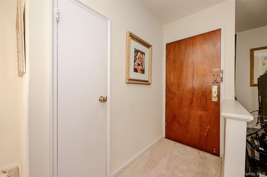 18-11 212 Street 101, Bayside, NY 11360 — photo 3