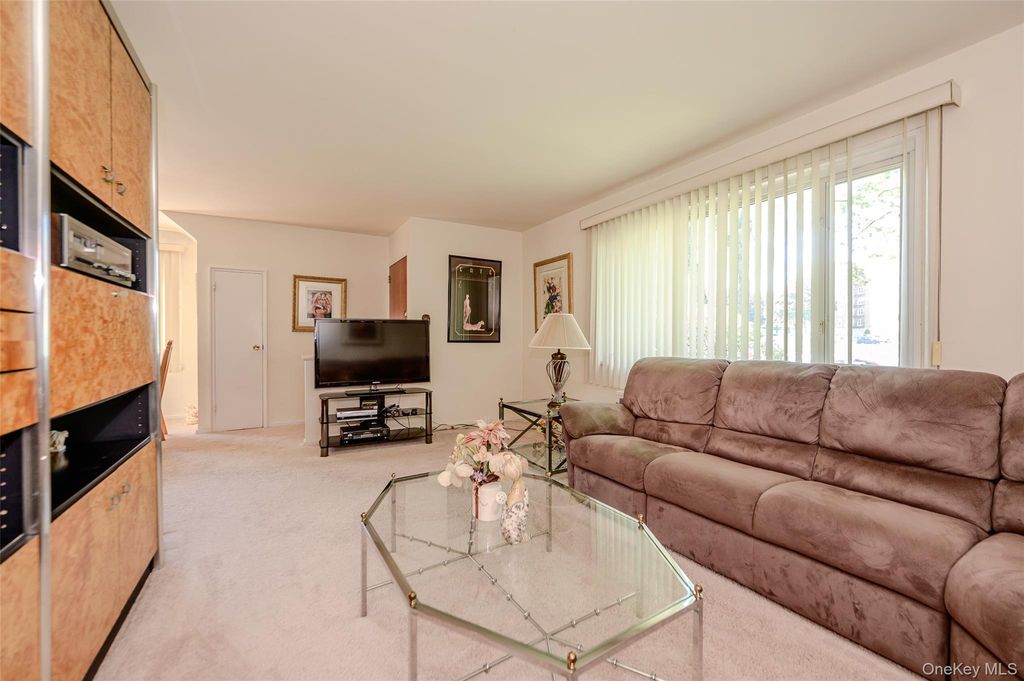 18-11 212 Street 101, Bayside, NY 11360 — photo 4
