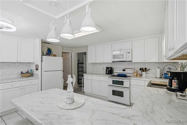 9791 W Cedar Street, Crystal River, FL 34428