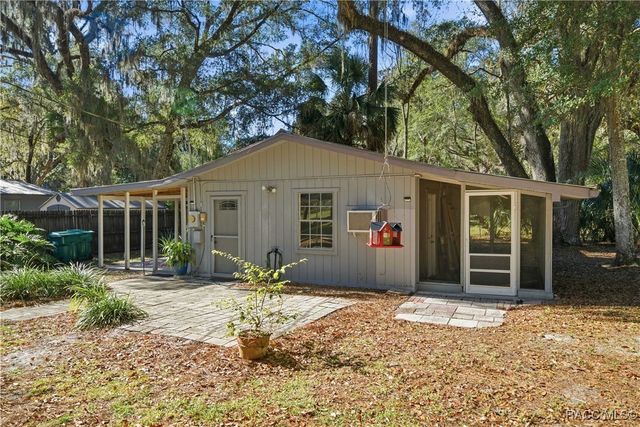 9791 W Cedar Street, Crystal River, FL 34428