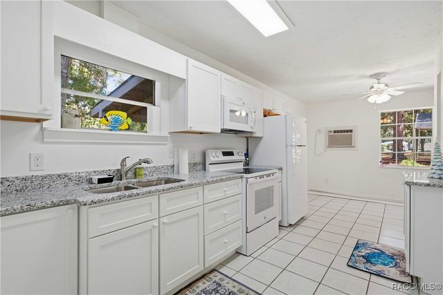 9791 W Cedar Street, Crystal River, FL 34428