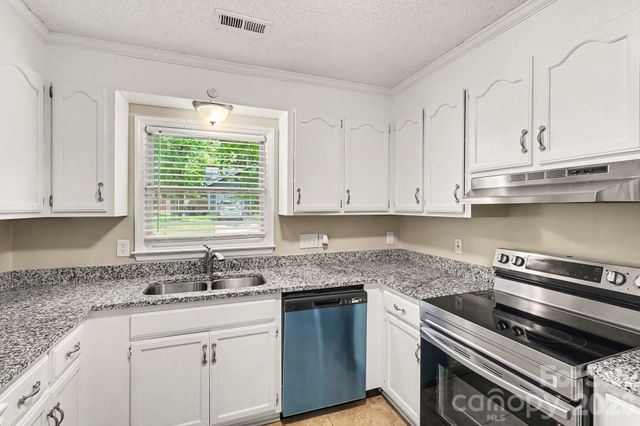 11616 Bowsby Court, Charlotte, NC 28215
