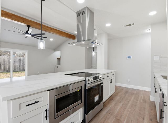 17530 S Compass Rose Circle, Crosby, TX 77532