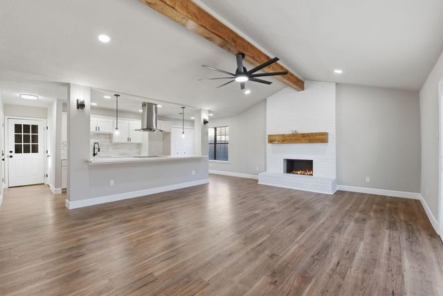 17530 S Compass Rose Circle, Crosby, TX 77532