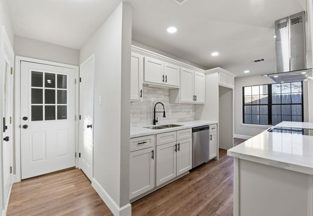 17530 S Compass Rose Circle, Crosby, TX 77532