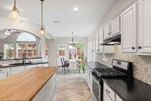 1475 Applewood Drive, Keller, TX 76248