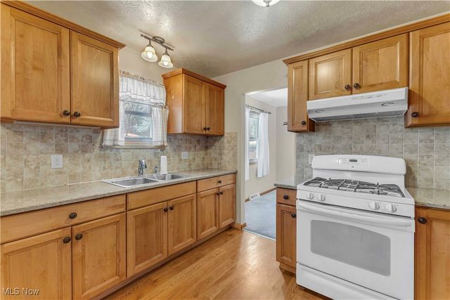 27984 Wisteria Drive, North Olmsted, OH 44070