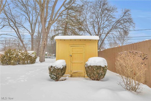 27984 Wisteria Drive, North Olmsted, OH 44070