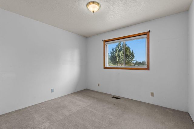 191 SW Cascade Lane, Madras, OR 97741