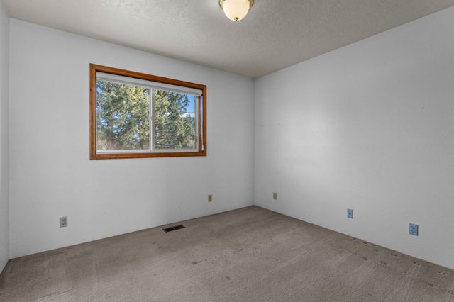 191 SW Cascade Lane, Madras, OR 97741