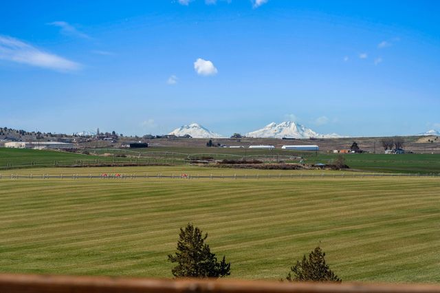 191 SW Cascade Lane, Madras, OR 97741