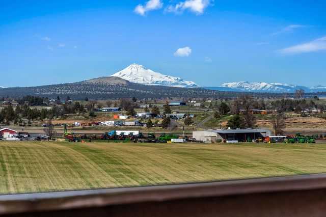 191 SW Cascade Lane, Madras, OR 97741