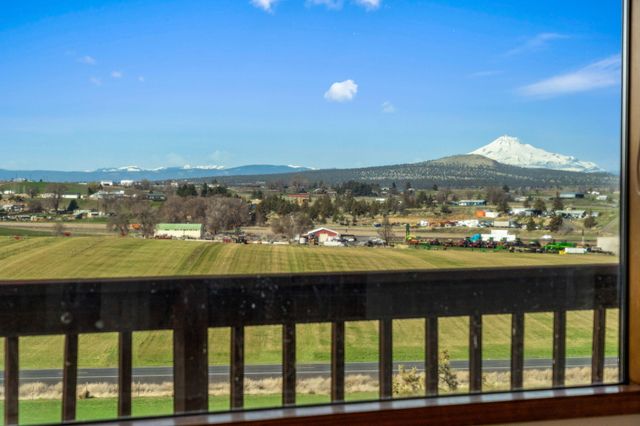 191 SW Cascade Lane, Madras, OR 97741