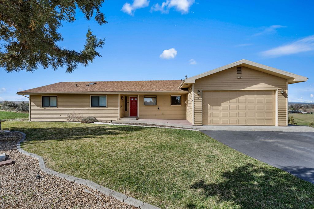 191 SW Cascade Lane, Madras, OR 97741