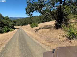 0 Ne BARAGER Ave, Roseburg, OR 97470