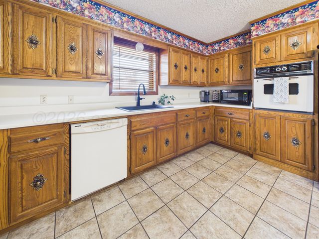 2522 N EVERGREEN Street, Pampa, TX 79065