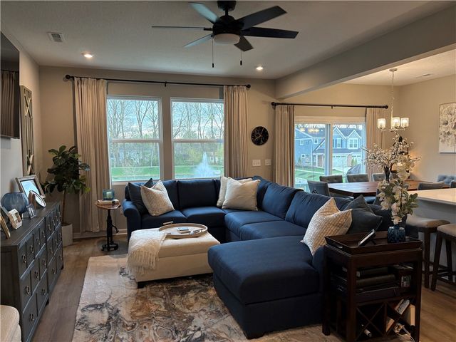 1630 S Golden Clove Bend, Sugarcreek Twp, OH 45305