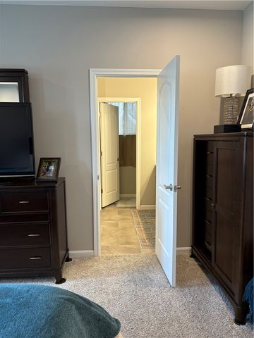 1630 S Golden Clove Bend, Sugarcreek Twp, OH 45305