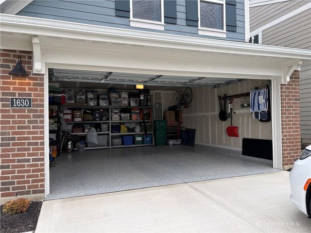 1630 S Golden Clove Bend, Sugarcreek Twp, OH 45305