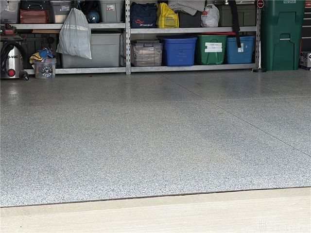 1630 S Golden Clove Bend, Sugarcreek Twp, OH 45305