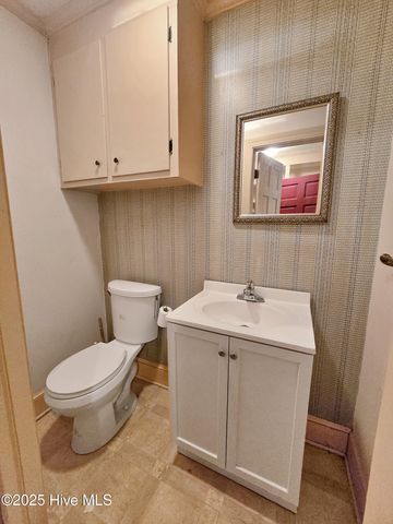 203 Crescent Drive, Windsor, NC 27983