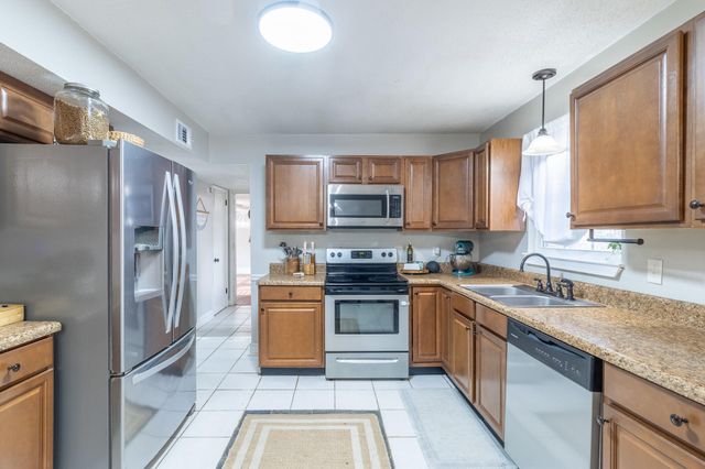 6831 Knollcrest Drive, Harrison, TN 37341